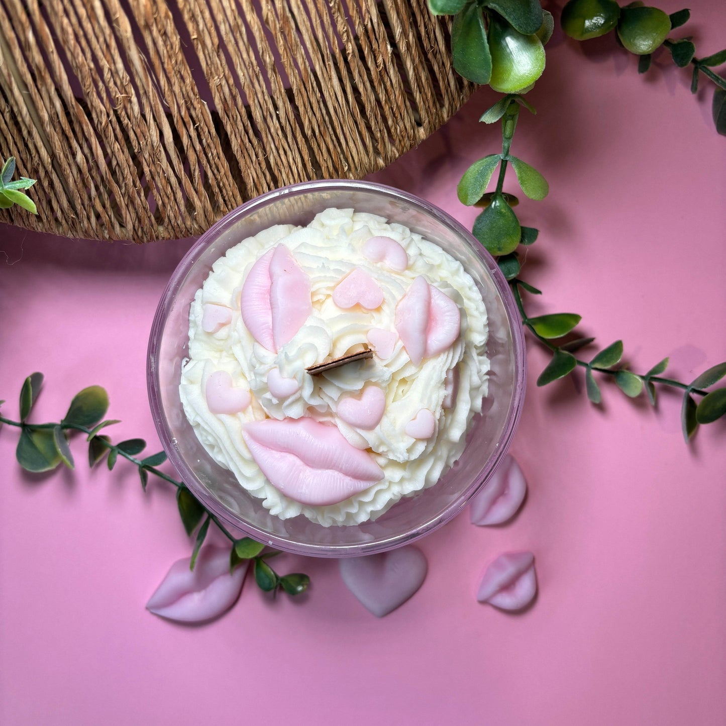 Cotton Kiss Candle – A Playful Touch of Romance & Elegance - AuraLux