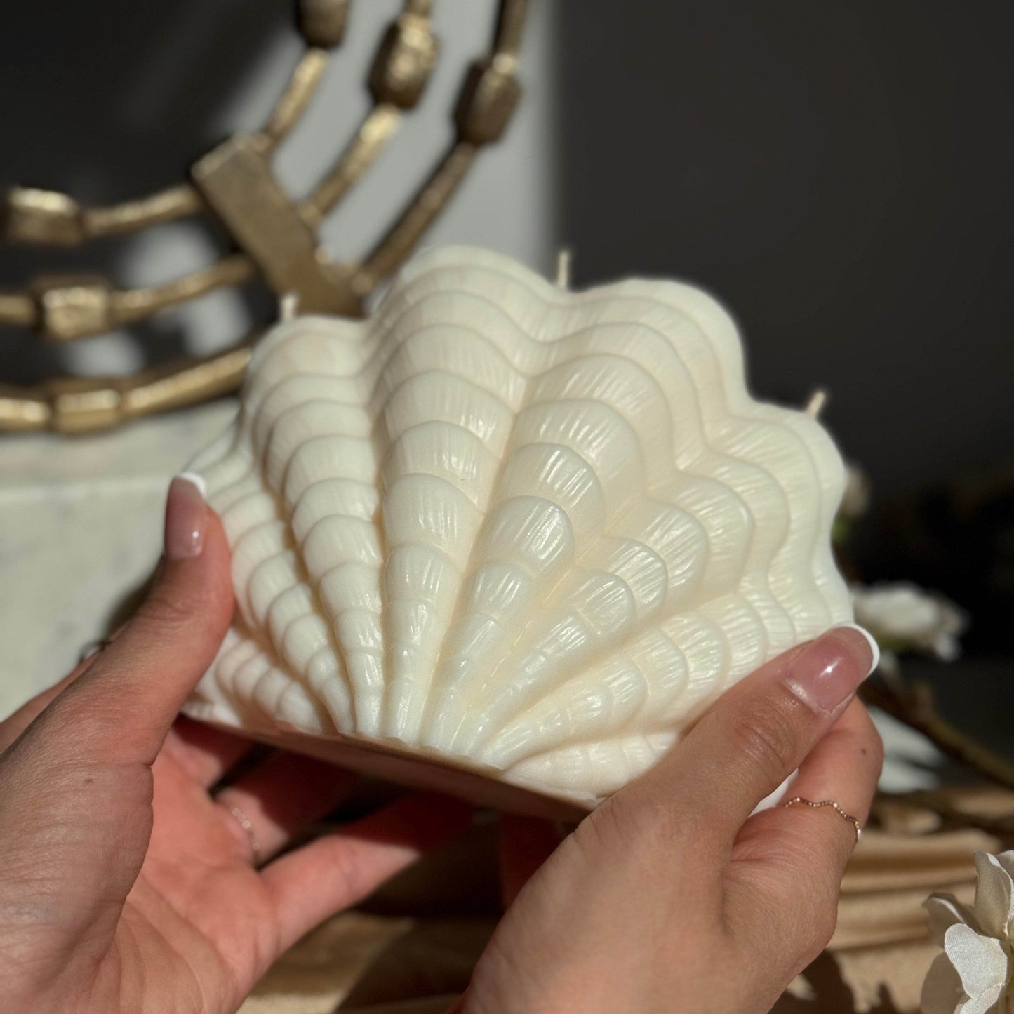 Seashell Candle – A Coastal Touch of Elegance - AuraLux