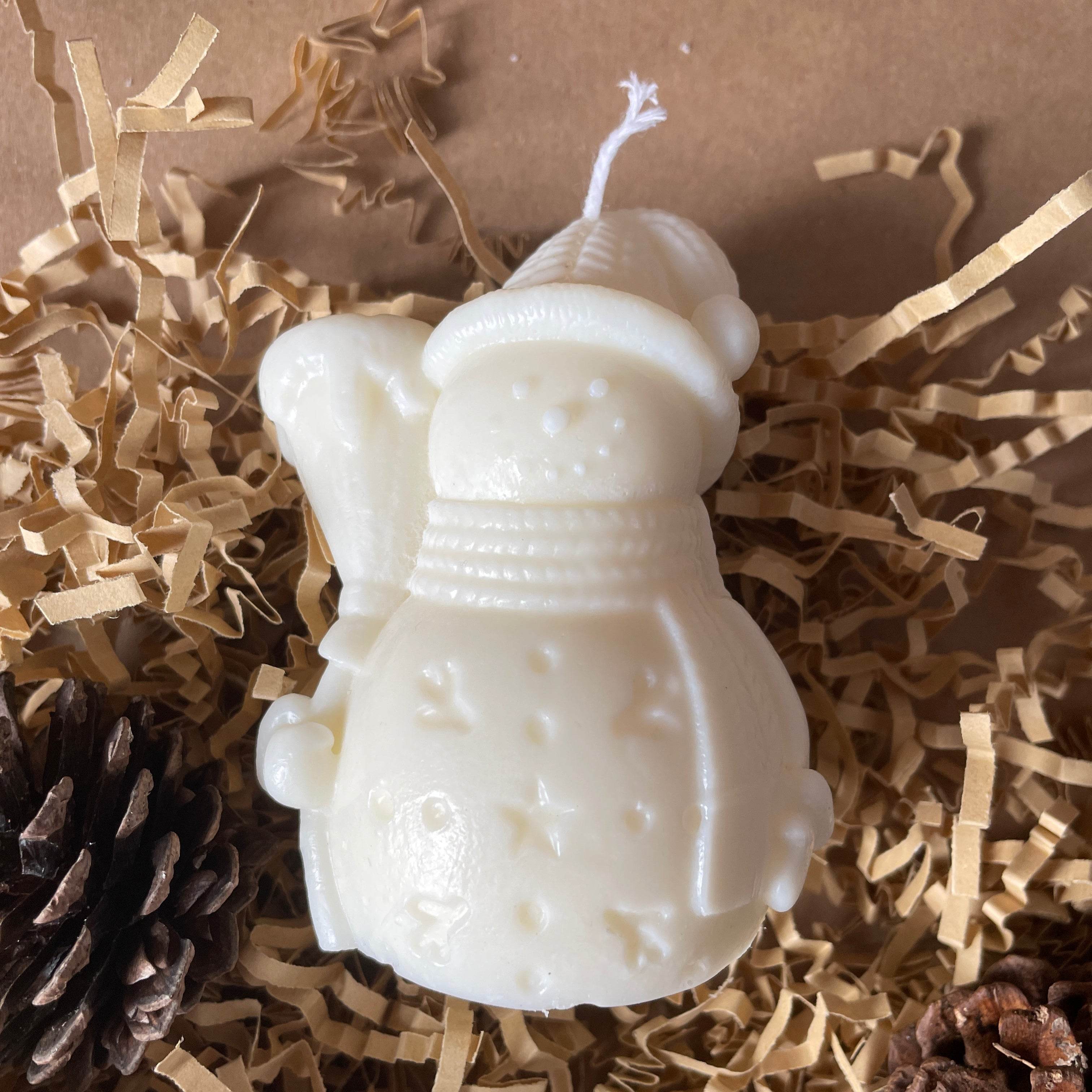 Frosty Glow Candle – Your Winter Friend in Wax - AuraLux