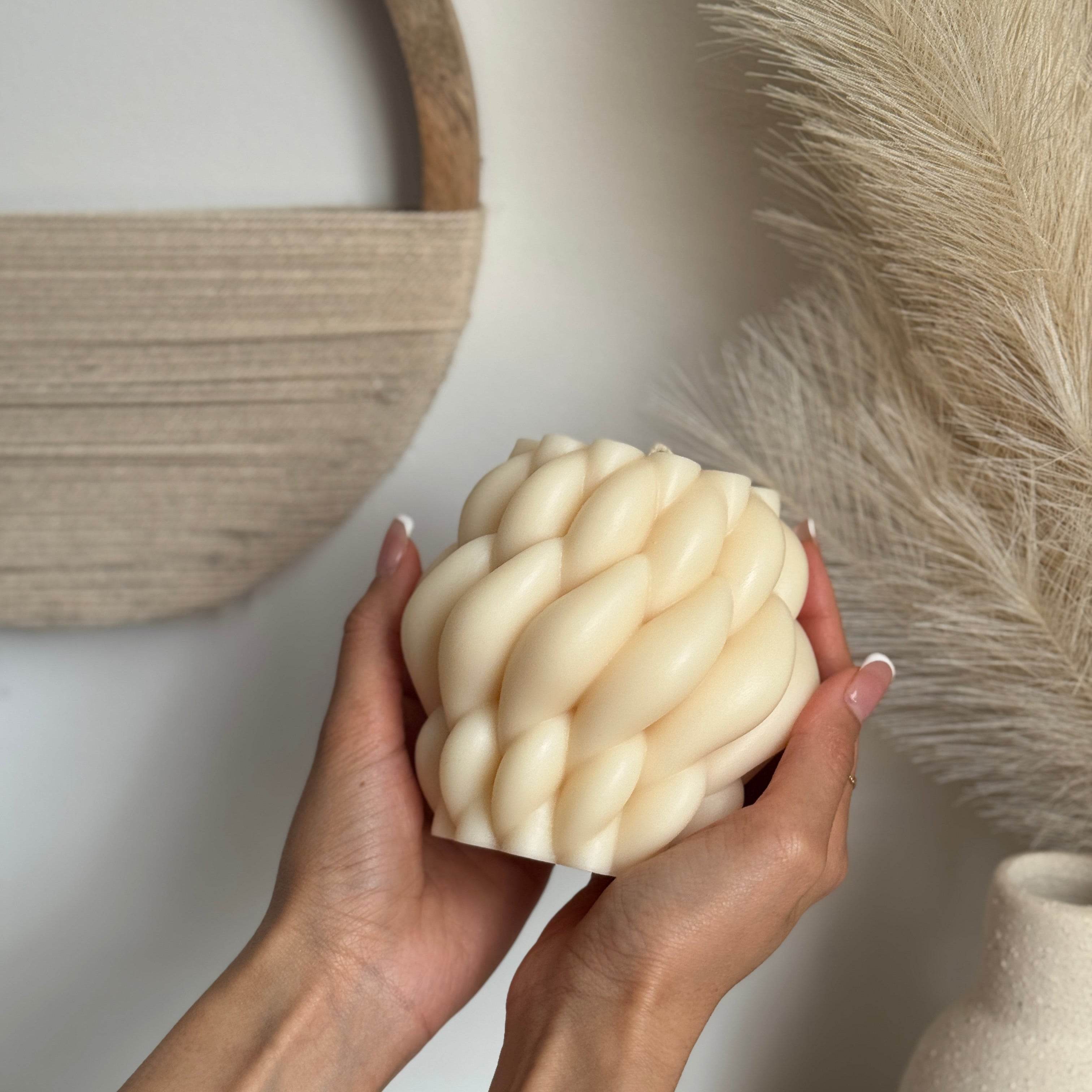 Braided Candle – A Flow of Nature & Form - AuraLux