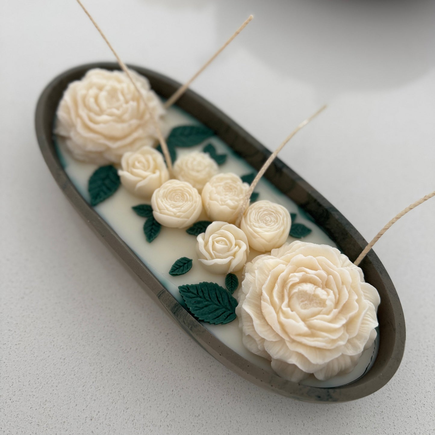 Floral Tray Candle – A Statement of Artistry & Elegance