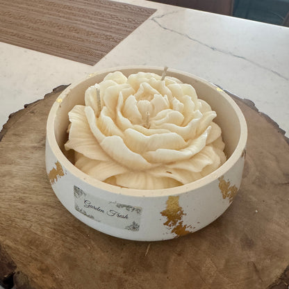 LUX Peony Candle – Where Elegance Blooms