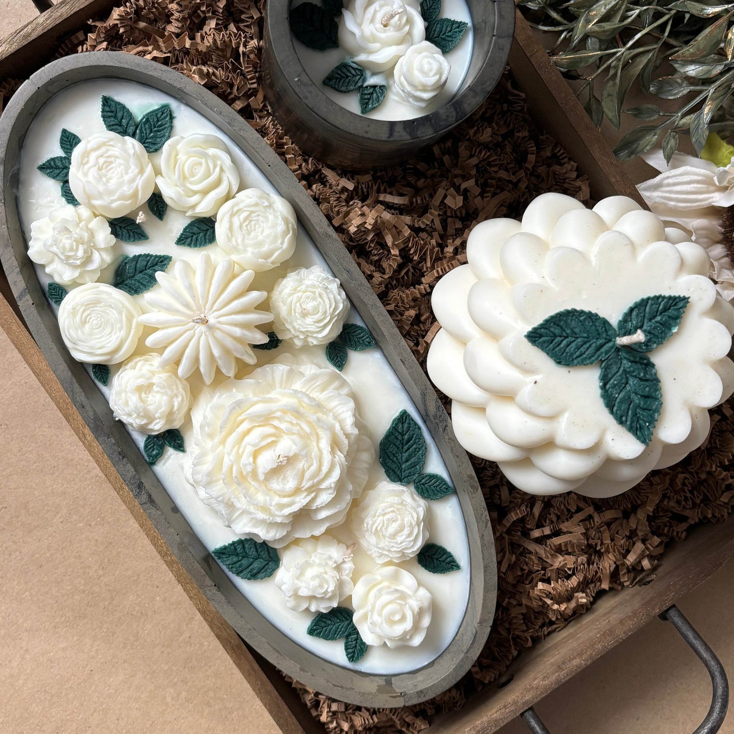 Floral Tray Candle – A Statement of Artistry & Elegance - AuraLux